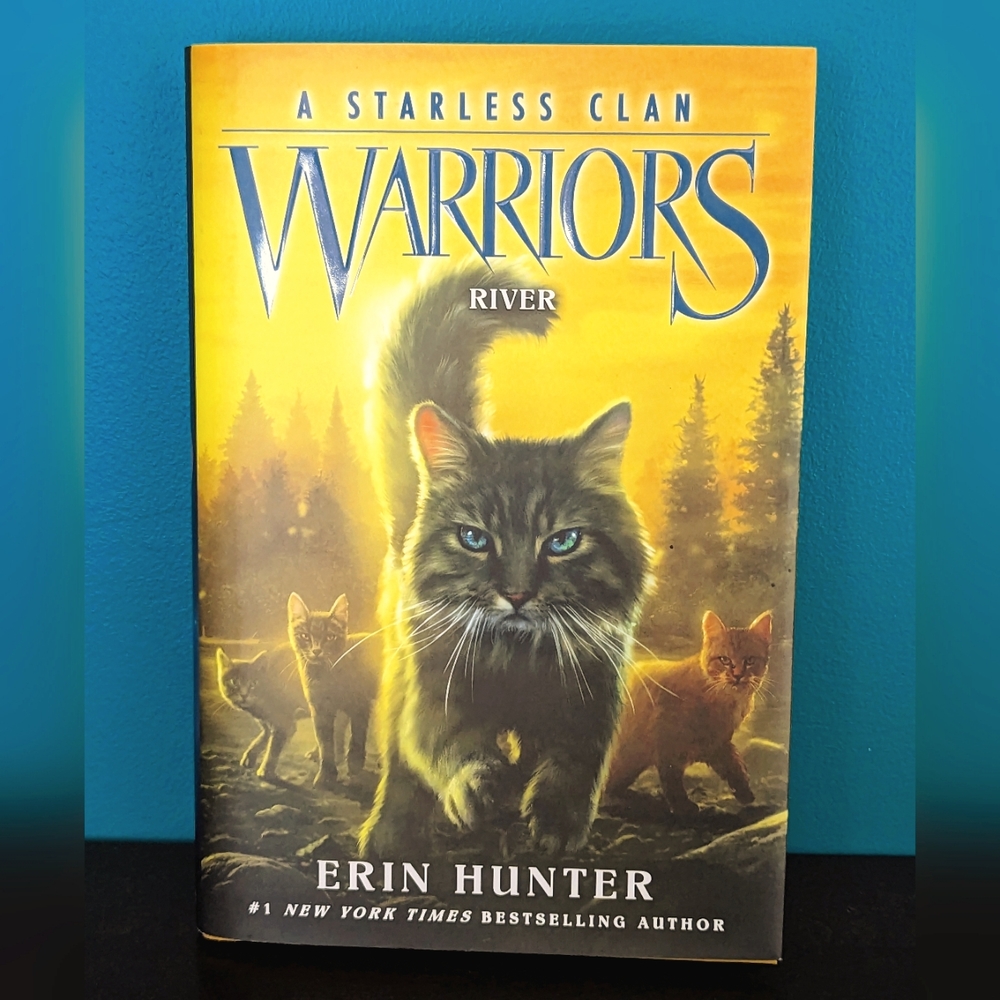 Warriors: A Starless Clan #1: River, hardcover, like new condition, 4.8 stars.